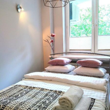 Chill & Explore By Cooee Apartments Varsovia Exterior foto
